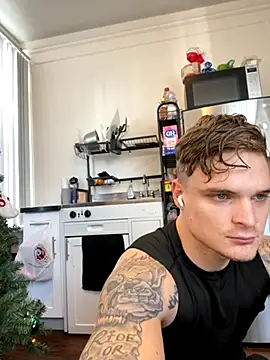 Snapshot of King_Kev_ chatting on 11-10-25, 05:56 King Kev online show from 11-10-25, 05:56