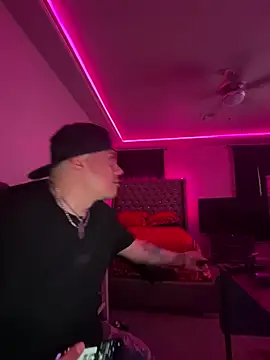 Snapshot of Ranthru13 chatting on 12-17-25, 01:50 Ranthru13 online show from 12-17-25, 01:50