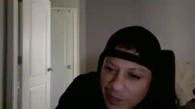 Snapshot of Ranthru13 chatting on 01-06-26, 08:23 Ranthru13 online show from 01-06-26, 08:23