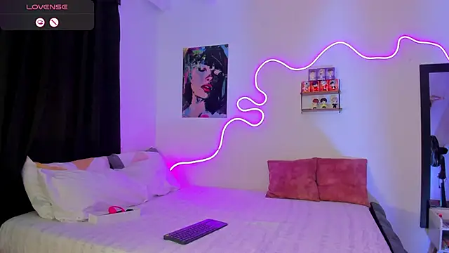 Dilan and Mia online show from 10-02-25, 05:20