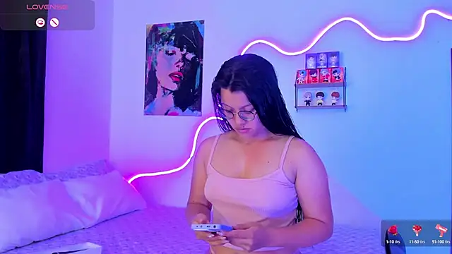 Dilan and Mia online show from 10-04-25, 05:33