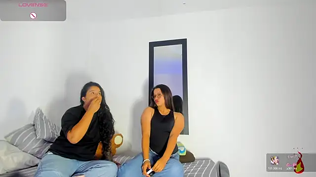 Dilan and Mia online show from 06-25-26, 08:24
