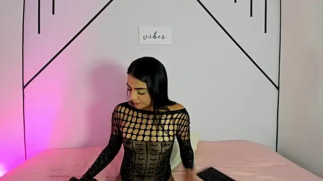 Snapshot of MiahCornell_ chatting on 10-01-25, 08:04 MiahCornell online show from 10-01-25, 08:04