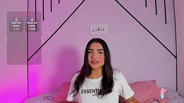 MiahCornell  online show from 11-04-25, 07:02