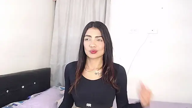 MiahCornell  online show from 04-21-26, 06:44