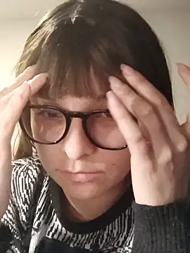 Aurora blaack online show from 10-28-25, 05:22