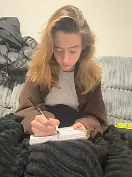 Snapshot of SeccySerena chatting on 10-23-25, 05:23 SeccySerena online show from 10-23-25, 05:23