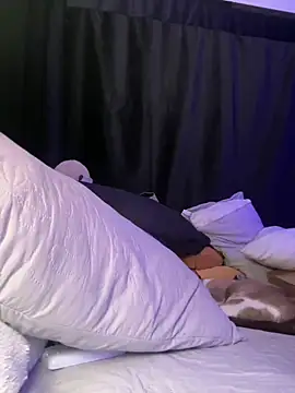 Snapshot of Liz_rogers_x chatting on 01-18-26, 03:21 Liz rogers x online show from 01-18-26, 03:21