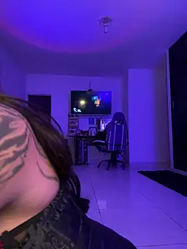 Snapshot of Liz_rogers_x chatting on 02-08-26, 02:15 Liz rogers x online show from 02-08-26, 02:15