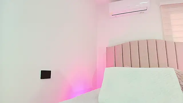 Snapshot of cataleya_ebony_ chatting on 10-31-25, 07:15 cataleya ebony online show from 10-31-25, 07:15