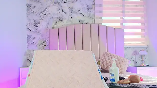 Snapshot of cataleya_ebony_ chatting on 11-11-25, 07:14 cataleya ebony online show from 11-11-25, 07:14