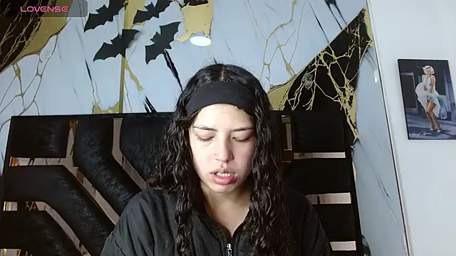 malejahotcs01 online show from 11-28-25, 11:35