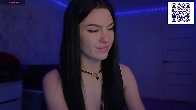 Snapshot of kara_liffe chatting on 05-18-26, 04:07 kara liffe online show from 05-18-26, 04:07