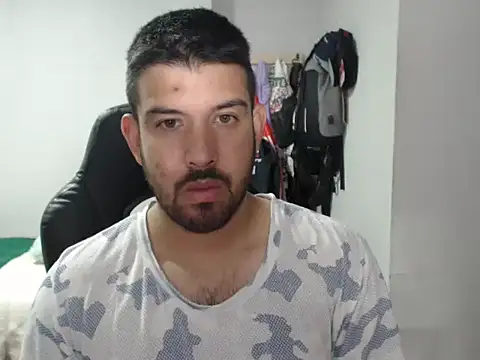 Axel11113 online show from 11-13-25, 03:27