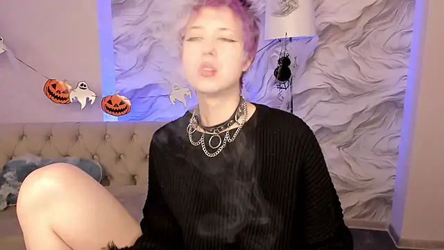 CarolineRichter online show from 10-24-25, 03:14