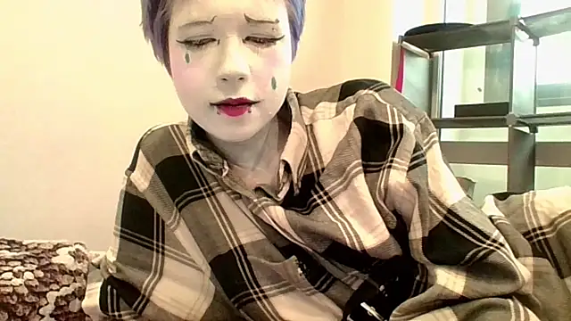 CarolineRichter online show from 10-30-25, 07:43