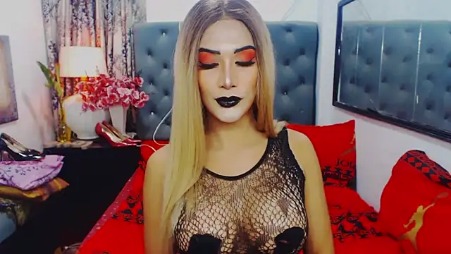 Snapshot of Mistress4fun chatting on 10-29-25, 07:32 Mistress4fun online show from 10-29-25, 07:32