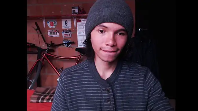 Xoxo Smiles online show from 09-24-25, 08:45