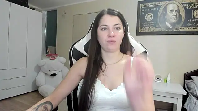 Snapshot of EmiLovsi chatting on 10-09-25, 07:34 EmiLovsi online show from 10-09-25, 07:34