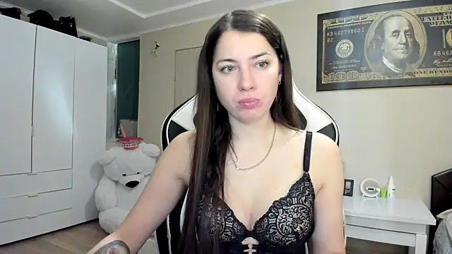 Snapshot of EmiLovsi chatting on 10-10-25, 04:50 EmiLovsi online show from 10-10-25, 04:50