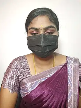 Snapshot of Tamil_Princess12 chatting on 10-15-25, 06:30 Tamil Princess12 online show from 10-15-25, 06:30