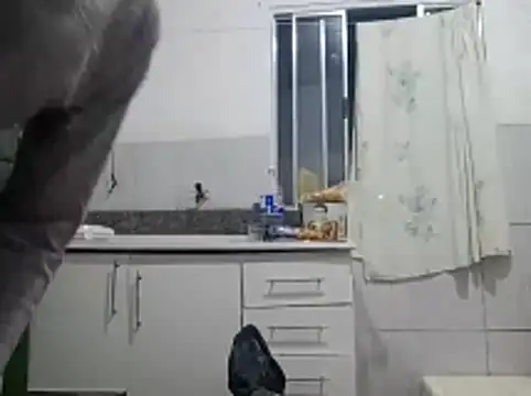 Snapshot of BrenoAvelar chatting on 05-03-26, 07:25 BrenoAvelar online show from 05-03-26, 07:25