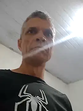 Snapshot of BrenoAvelar chatting on 05-09-26, 02:17 BrenoAvelar online show from 05-09-26, 02:17