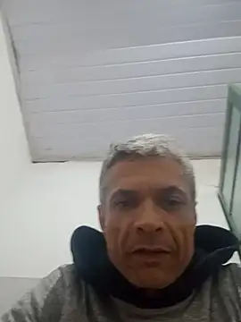Snapshot of BrenoAvelar chatting on 07-05-26, 02:18 BrenoAvelar online show from 07-05-26, 02:18