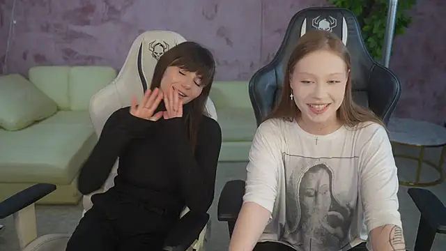 Snapshot of Esmie_Smile chatting on 11-01-25, 03:36 Esmie Smile online show from 11-01-25, 03:36