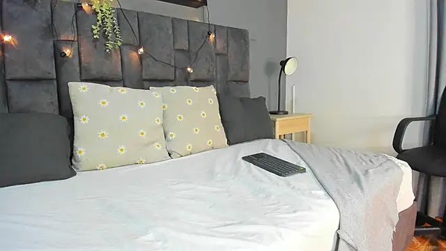 RiriiBrunette   online show from 11-15-25, 07:43