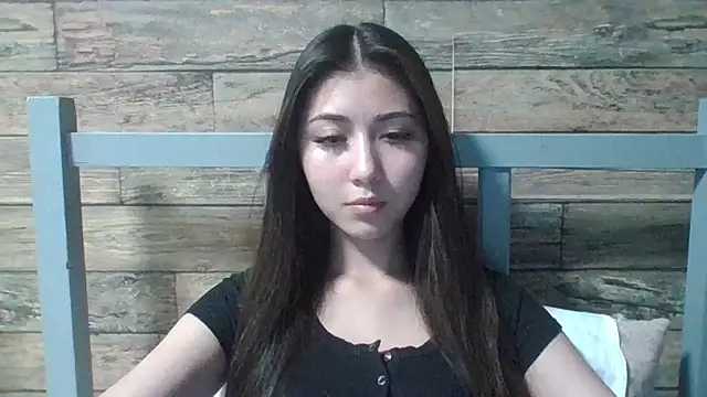 Virginia Hicks online show from 10-05-25, 05:33