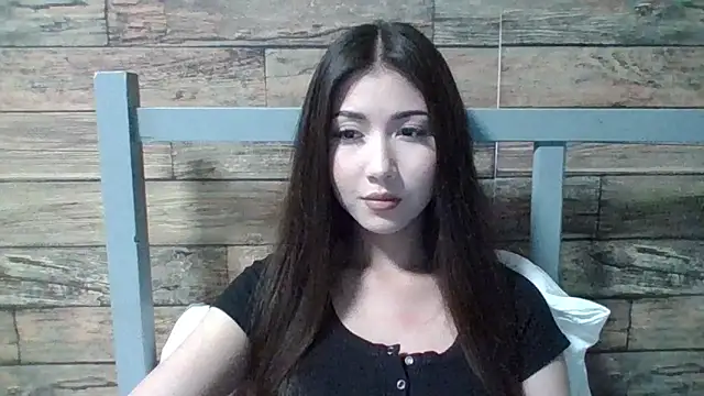 Virginia Hicks online show from 10-09-25, 03:21