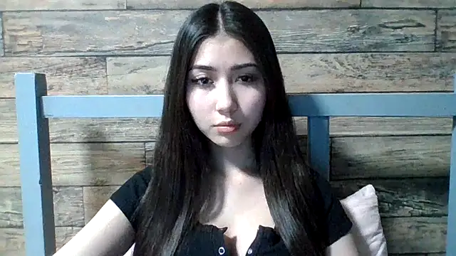 Virginia Hicks online show from 11-22-25, 02:49