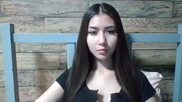 Virginia Hicks online show from 11-23-25, 05:24