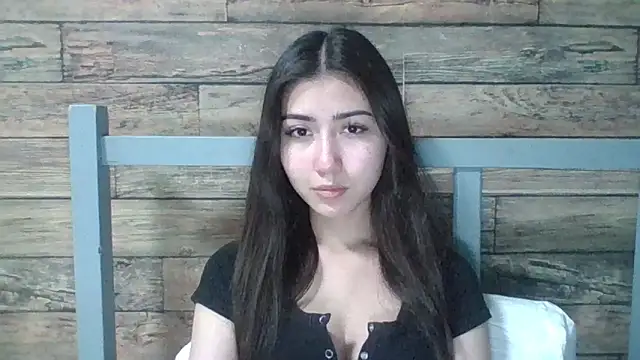 Virginia Hicks online show from 12-20-25, 04:14