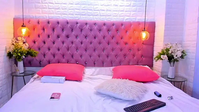 Snapshot of amber_sparkle chatting on 09-18-25, 12:51 amber sparkle online show from 09-18-25, 12:51