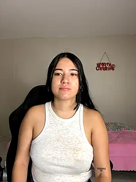 Snapshot of chloekitty69 chatting on 12-14-25, 11:15 chloekitty69 online show from 12-14-25, 11:15