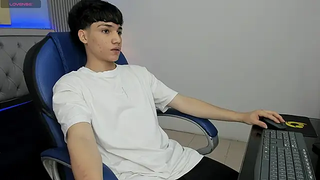 Snapshot of SamBlack_ chatting on 05-20-26, 12:22 SamBlack online show from 05-20-26, 12:22