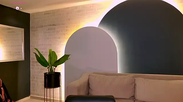 AgathaKondo  online show from 10-04-25, 08:18