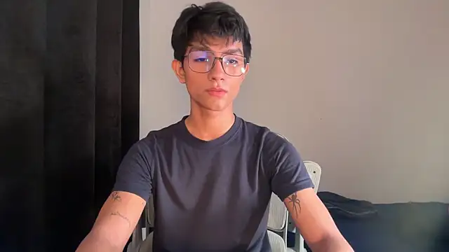 Snapshot of Angel_bunny2 chatting on 11-06-25, 05:19 Angel bunny2 online show from 11-06-25, 05:19