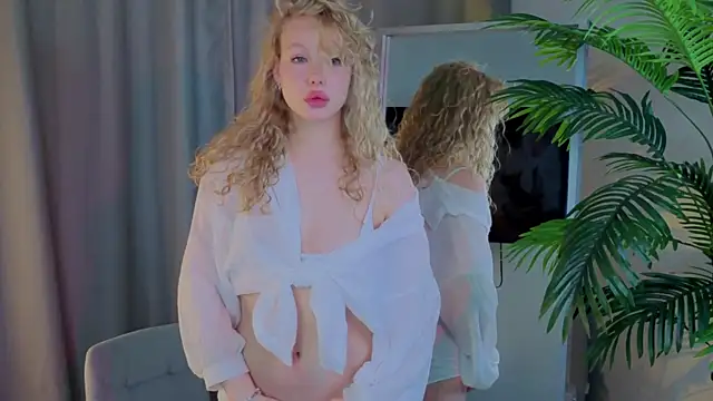 emilyshepar d online show from 10-31-25, 02:23