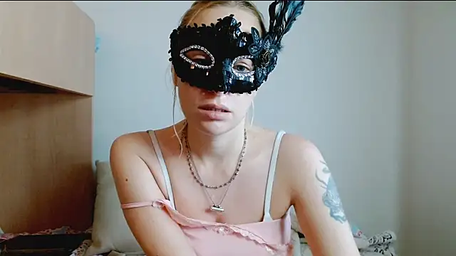 SatinQueen90 online show from 11-12-25, 08:04