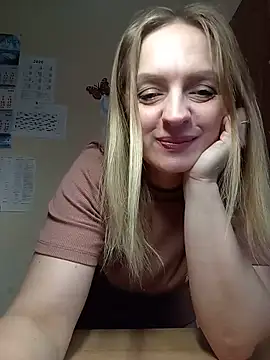 Snapshot of Ami_Foxy chatting on 05-19-26, 09:48 Ami Foxy online show from 05-19-26, 09:48