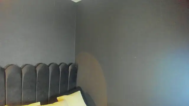 Snapshot of Gina_77 chatting on 10-16-25, 12:17 Gina 77 online show from 10-16-25, 12:17