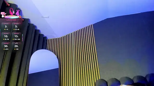 Snapshot of Gina_77 chatting on 10-22-25, 12:16 Gina 77 online show from 10-22-25, 12:16