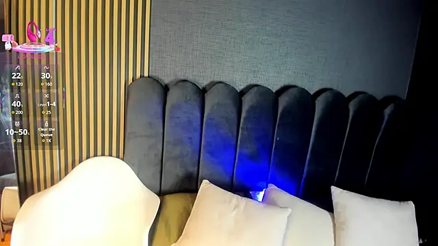 Snapshot of Gina_77 chatting on 10-31-25, 12:06 Gina 77 online show from 10-31-25, 12:06