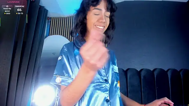 Snapshot of Gina_77 chatting on 11-20-25, 12:27 Gina 77 online show from 11-20-25, 12:27