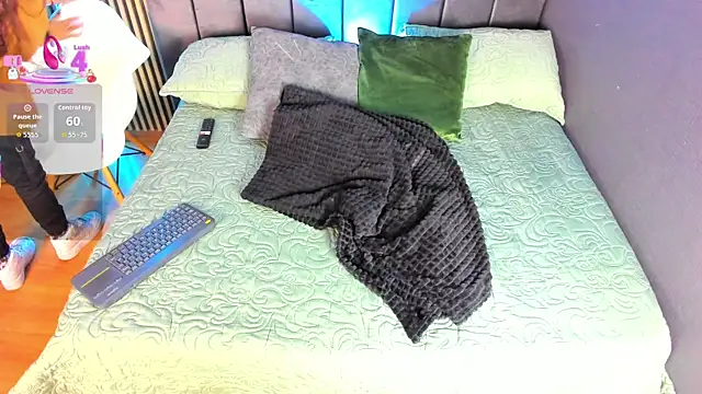 Snapshot of Gina_77 chatting on 12-05-25, 07:43 Gina 77 online show from 12-05-25, 07:43