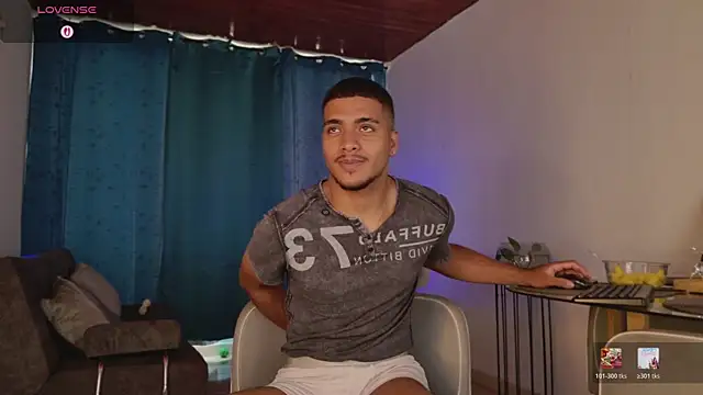 Snapshot of michel_g1 chatting on 01-10-26, 06:09 michel g1 online show from 01-10-26, 06:09