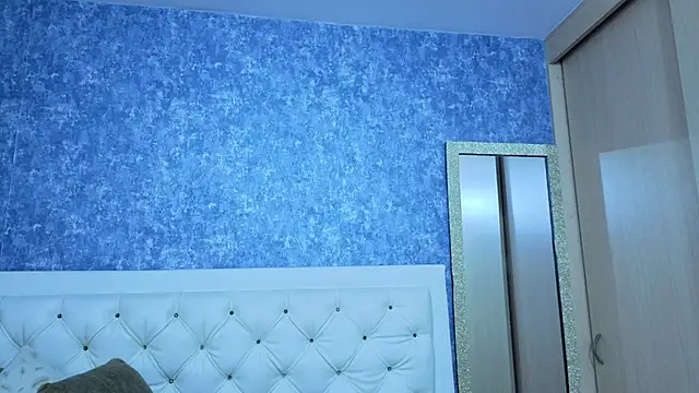 Snapshot of yulissa_girls chatting on 09-25-25, 06:00 yulissa girls online show from 09-25-25, 06:00